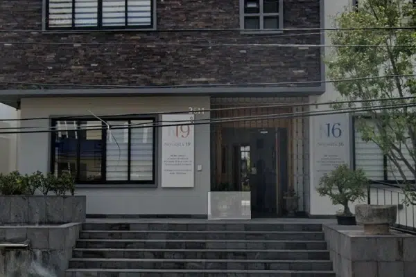 notaria 16 y 19